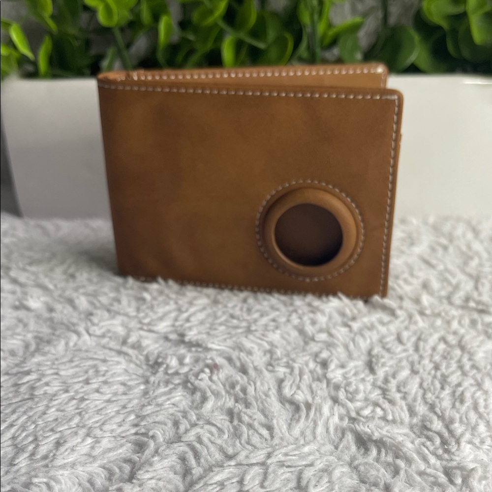 Tan Leather Wallet with AirTag Holder